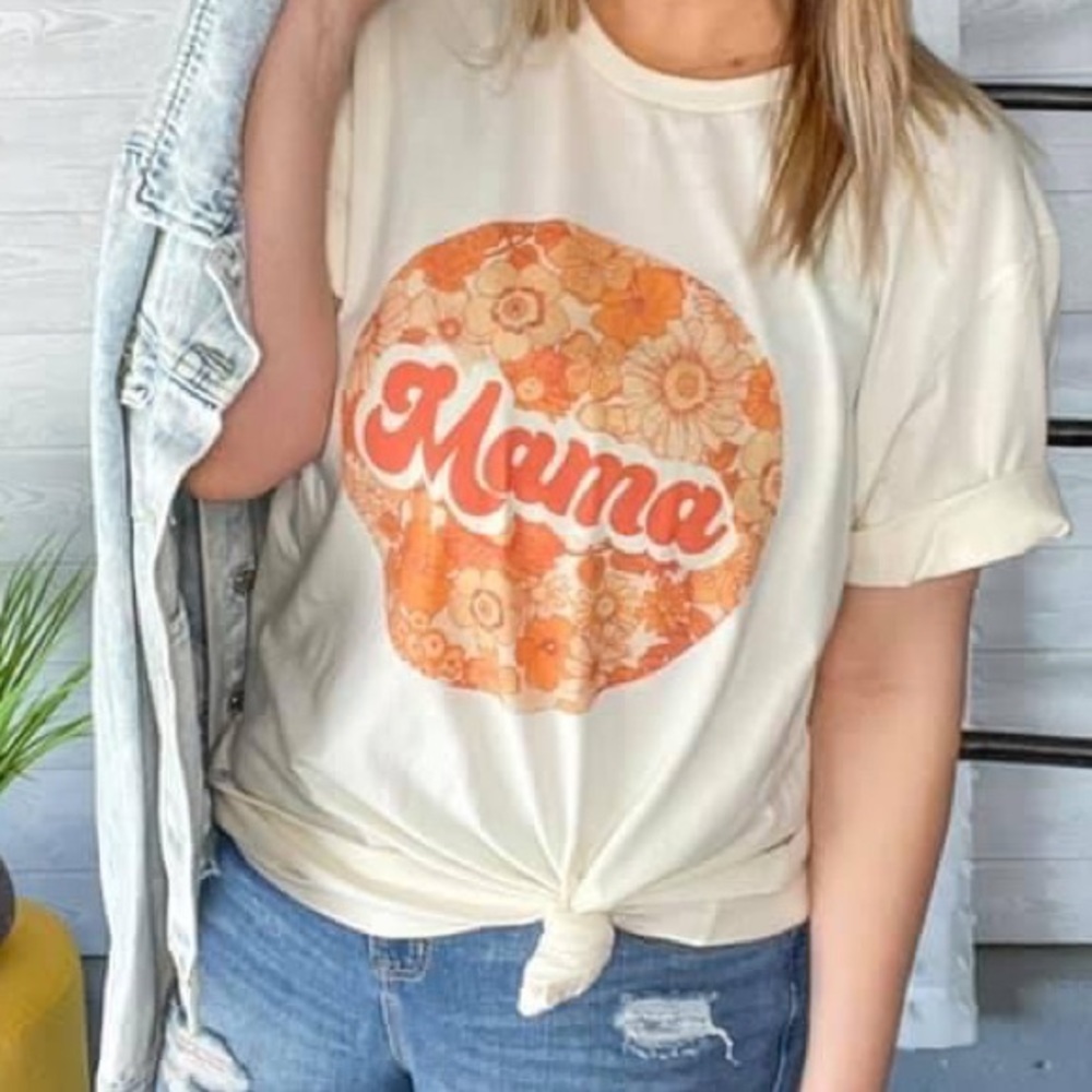 🔴SOLD🔴 Boho Graphic Mama Tee